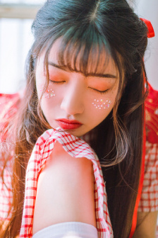 翁公和晓雯在厨房里猛烈进出
